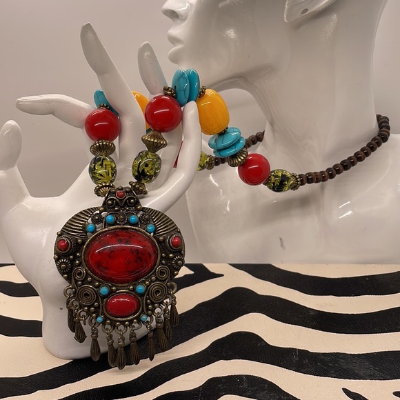 Large Statement Bead Necklace - Picture 4 of 9